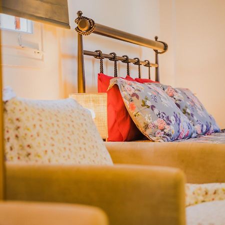 Green Apartment Ground Floor Feel Like Home Properties Saronida 외부 사진