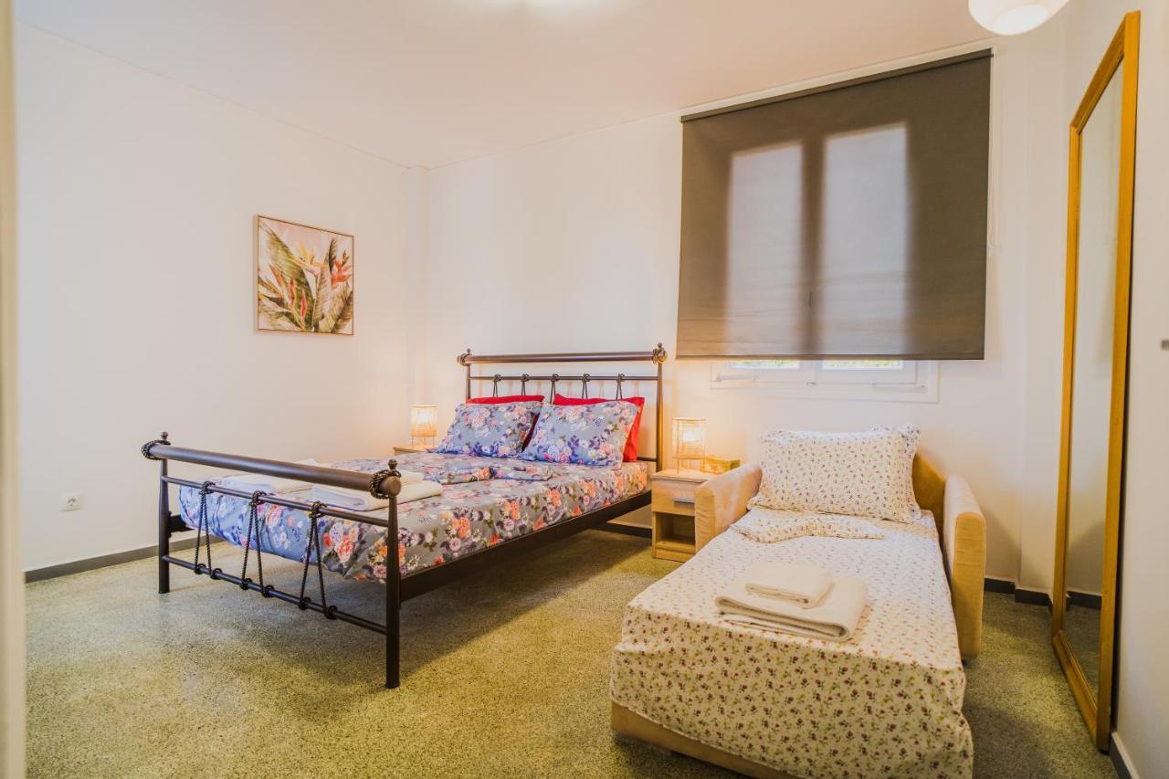 Green Apartment Ground Floor Feel Like Home Properties Saronida 외부 사진